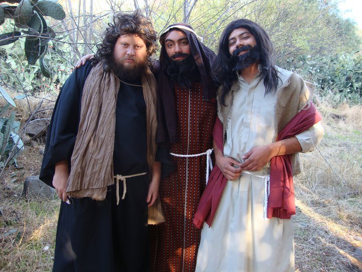 josefamoralescortes:  Judas, Jesús y Lucho el hermano perdido de Jesús… o: ooh