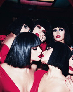 Burlesque girls at the Crazy Horse Paris