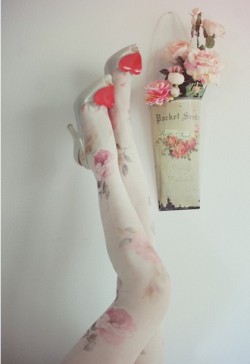 mauvesoleil:  faint floral white stockings 