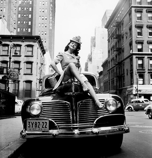 thisisnodream:  Burlesque dancer Rose La Rose in New York City.. (c. 1940s) More