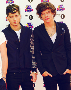 guydirectioners:  Zarry at the Teen Awards.