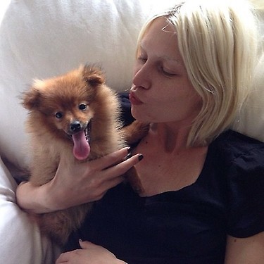 Aline Weber with her new wonderdul litte dog more fashion &amp; models here on www.fashionshimbu