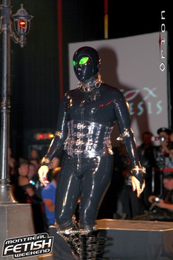 maskedwomen:  Kabaret Kink Gala Mode @ Montreal Fetish Weekend 2012 … photo © Orion (via MasterSin’s Pics - FetLife) 