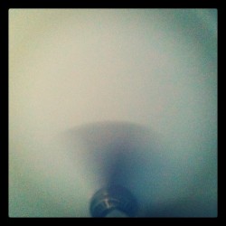 This fan never shuts off and I don&rsquo;t know how to turn it off&hellip; #creepy #mornin (Taken with Instagram)