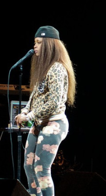 allthickwomen:  Erykah Badu (the rest of the pics)