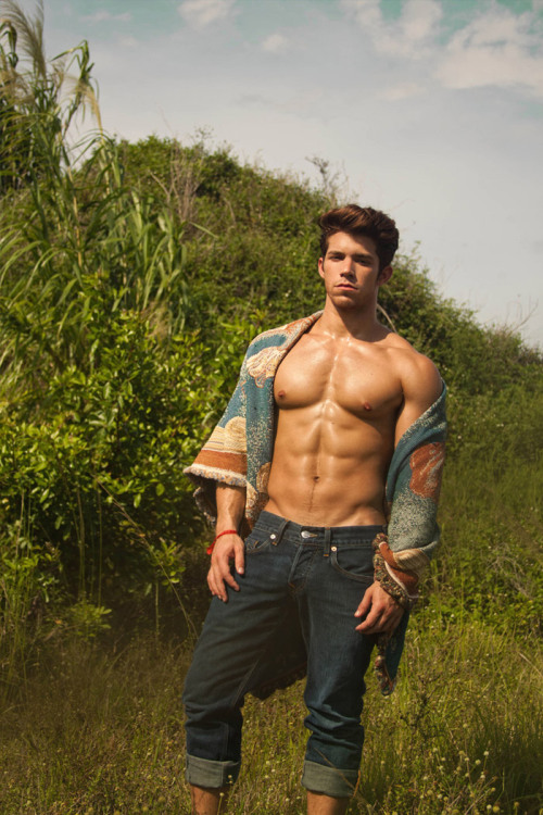 fraternityrow:  simpsoncreek:  simpson creek Julian Gabriel Hernandez  today’s featured tumblr: simpsoncreek