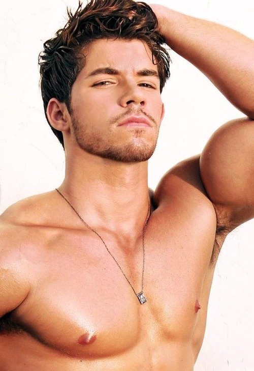 mancrushoftheday:  Julian Gabriel Hernandez #abs #muscle Visit The Man Crush Blog | Twitter | Facebook | Google+ 