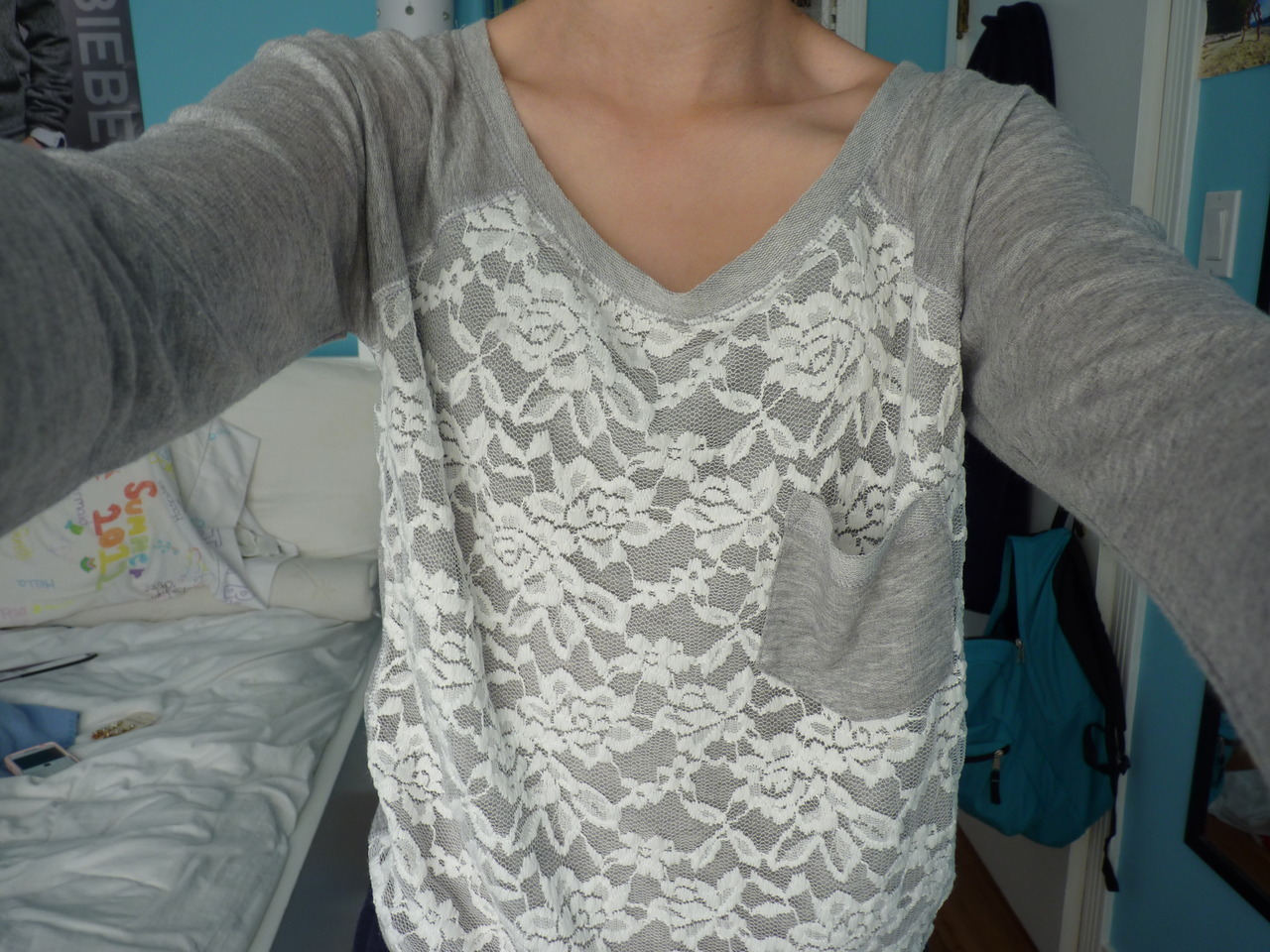 tr4intracks:  niall-pot4to:  one of my favourite sweaters c:  CUTEEE 