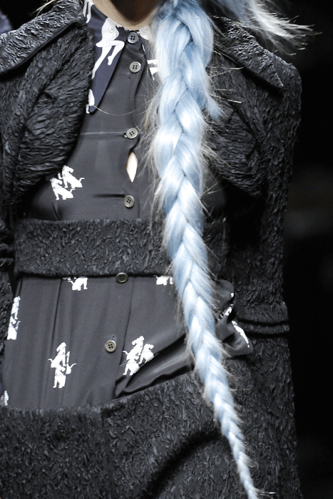 midgefingers:  fashion blog that follows back & makes banners:)