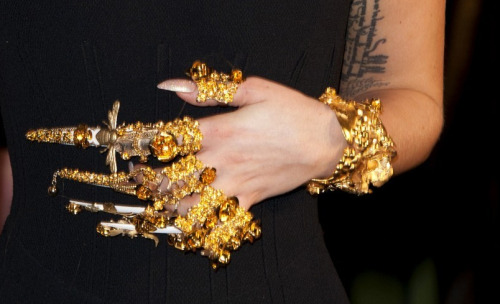 gagaxglitter:  Lady Gaga’s claw 