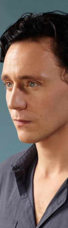 hiddles-is-my-division: Tom… your face… STAWP IT. Your eyes are like spring water, I c