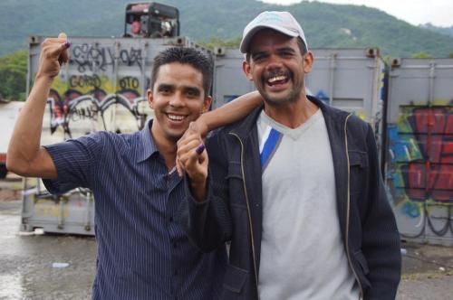 revolucionmundial:  Venezuela en la pista