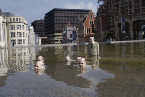 situationalstudent: showslow: Spanish sculptor Isaac Cordal  started the Cement 