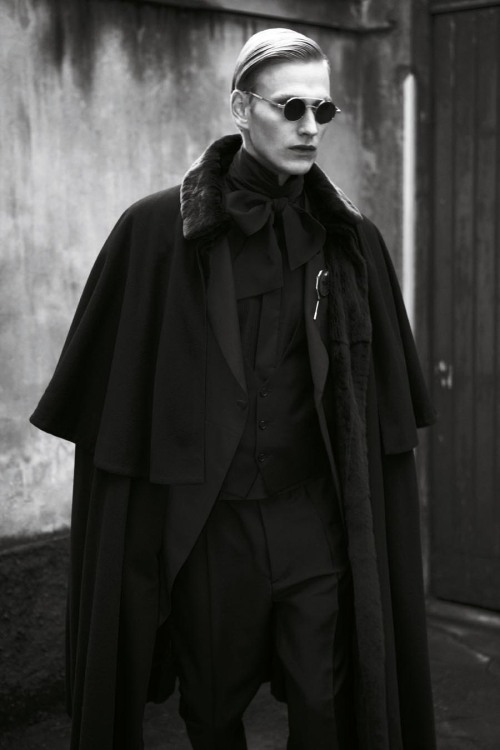 gdfalksen: Gerhard Freidl for VIKTOR Magazine + Outtakes by Adriano Russo via Wiener Models.