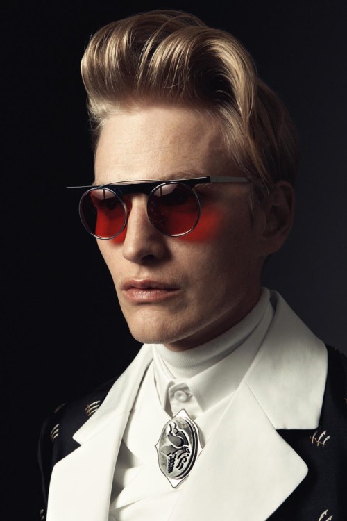 gdfalksen: Gerhard Freidl for VIKTOR Magazine + Outtakes by Adriano Russo via Wiener Models.