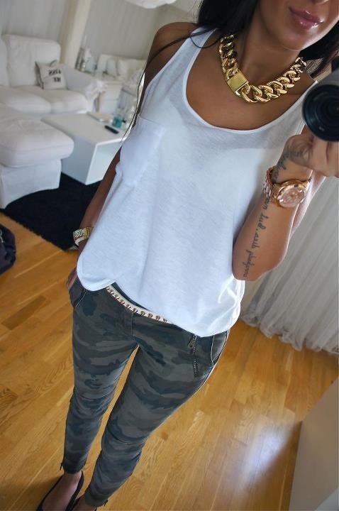 fashionpassionates:  Get the necklace here: CHUNKY PLATE NECKLACE Get the leggings