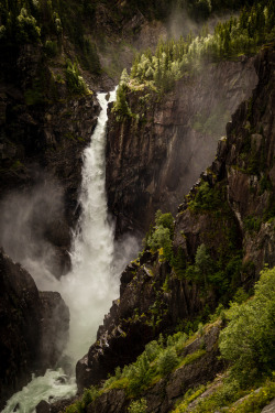 dormio:  Waterfall near hydroelectric power plant Vemork, iPOSE 