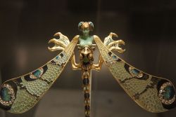 ingridrichter:Dragonfly lady brooch by Lalique.