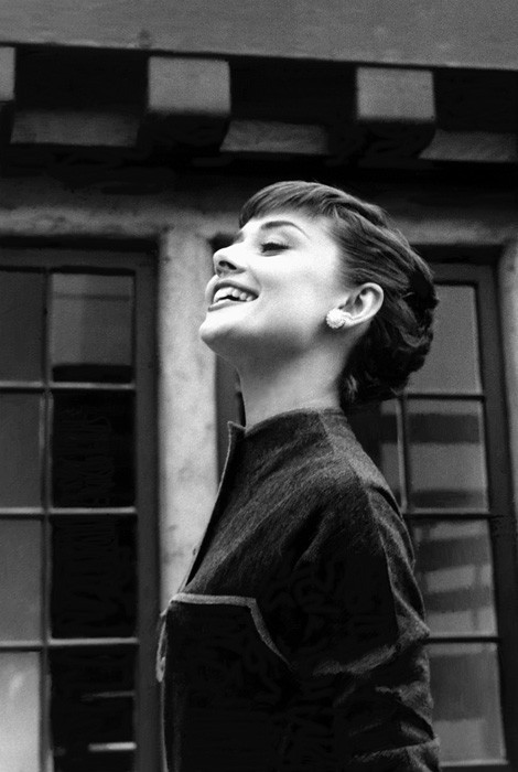 heres-looking-at-you-kid:  Audrey Hepburn. 