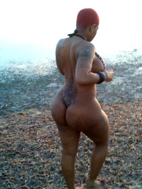 iamleonphelps:  http://iamleonphelps.tumblr.com/ Email your submissions to iamleonphelps@gmail.com 