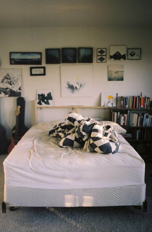 ambling:  wgh bed (by study) 