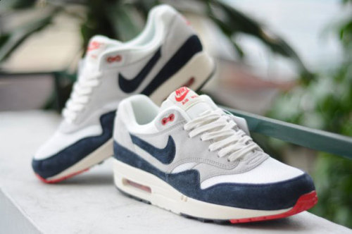darknatureclothing:  OG Vintage AM1 Pack coming Spring 2013.