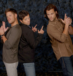 heavenandhellcastiel:  Charlie’s angels [x][x]