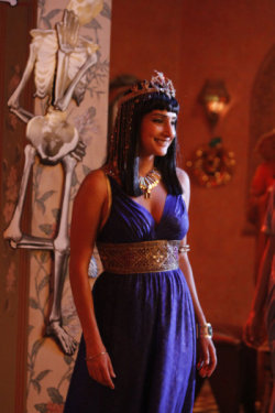 the beautiful Asha (Cleopatra)
