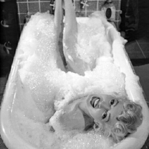 monroebitch18:  #marilyn#monroe#bath#naked#beautiful#pinup#black&whitepic#50s#bubbles#suds#batht