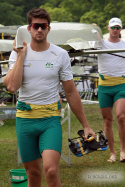 gearjock:  nice thick bulge…