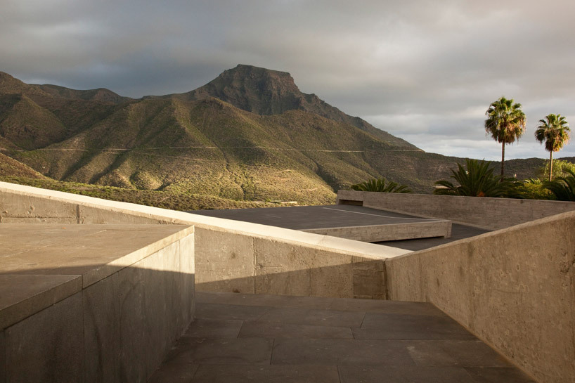 luz-natural:Tenerife, Plaza de España by Menis arquitectos.