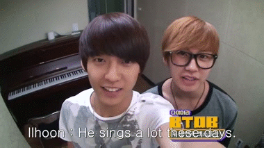 firefly208:  IlHoon and MinHyuk imitate HyunSik, so cute ^^. 