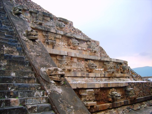 vivirenmexico:  Tlaloc & Quetzalcoatl, Teotihuacan, México Julio del 2010