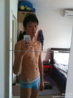 philcam60:  cheer up! #boysfromweibo 