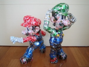 otlgaming:  NERDY RECYCLED CAN ART  Artist Macaon takes aluminum cans and recycles them into incredible works of art.  Recreating famous works of art as well as tackling video game characters and other pop culture references like Batman, Gundam and