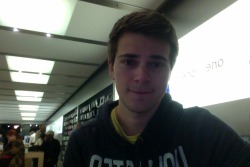 aubsticle:  i’m in the Apple store waiting