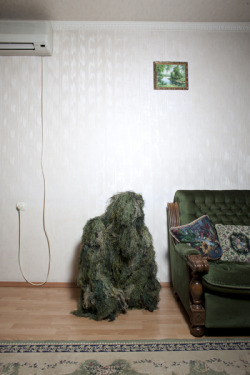 depthnoir:Richard Ansett, Man in Camouflage with Sofa, Ukraine