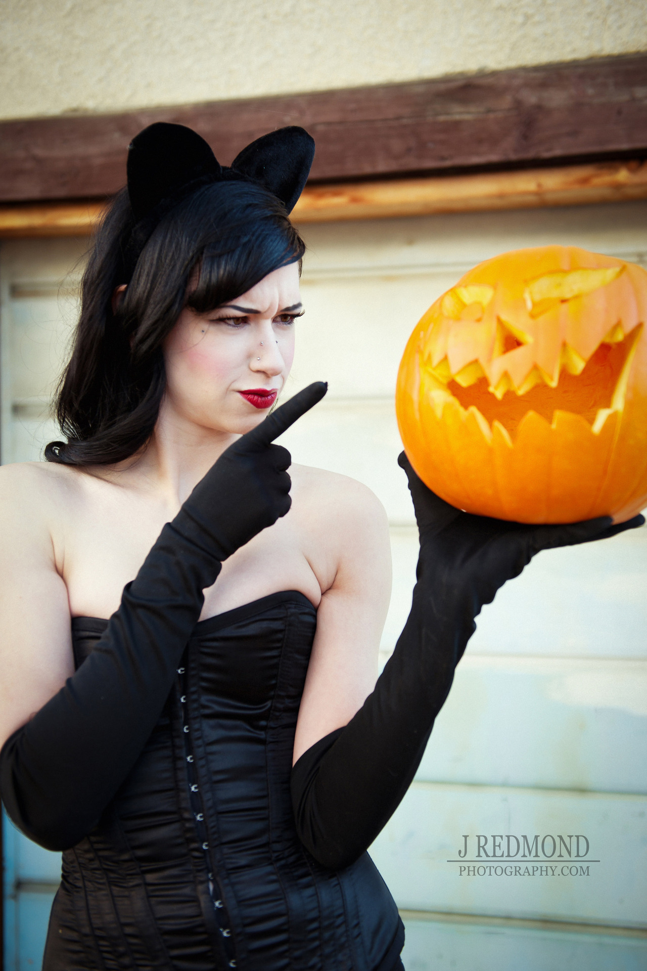 strange-angels:  Happy October, Tumblr! J. Redmond Photography Make Up: Felicia Gow