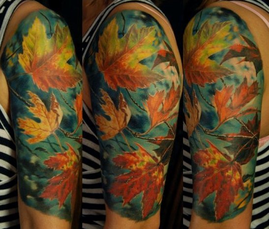 the-starlight-hotel:  Den Yakovlev is amazing at realism tattoos. Check out more