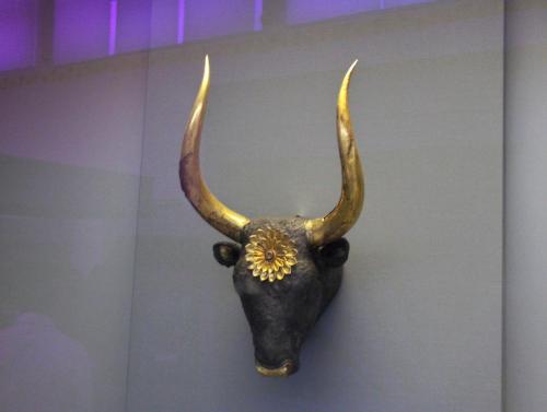 A Mycenaean bull (Archeological museum of Athens9