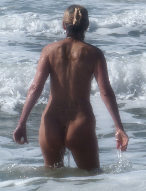 c01k: Washing my cumdrenched body in ocean and peeing
