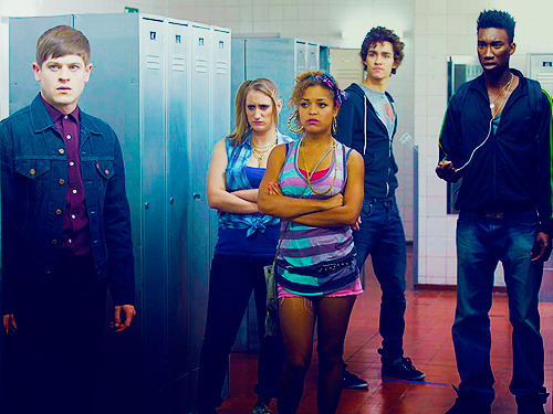 ettadunhambishop:  fangirl challenge ↳ 3/10 shows - Misfits  “Save me, Barry!”