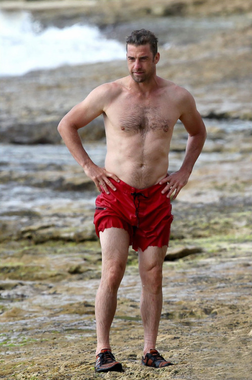shirtlessmalecelebs: Scott Speedman