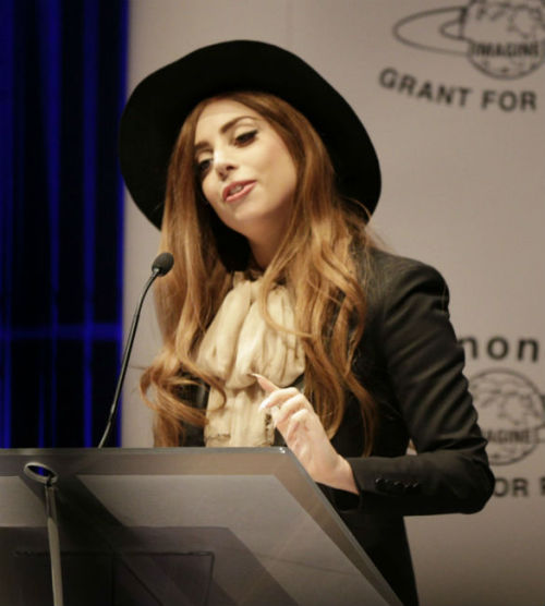 bubblegum-hooker:  Gaga Today!
