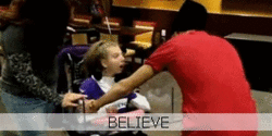 jerryon-demi:  smileiamyedi:  THIS BOY IS AMAZING REALLY.  puta que pariu gente =’]