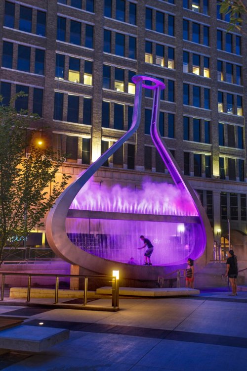 rcruzniemiec:  Emptyful Vancouver-based artist Bill Pechet of Pechet Studio has teamed up with lighting co-designer Chris Pekar of Lightworks and Montreal-based LED lighting manufacturer Lumenpulse to create one remarkable public art installation called