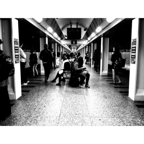 #whitagram #cta #blueline #chicago #streetphotography #streetphotography_bw #urban #city (Taken with