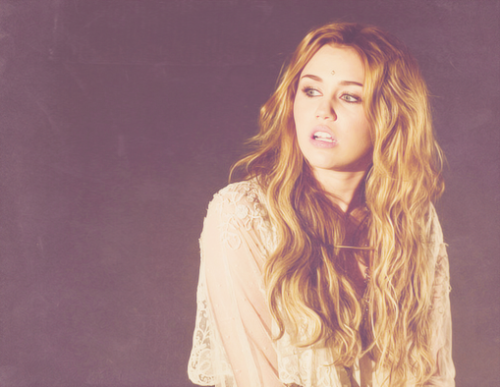 milfycyrus:  shes perfect