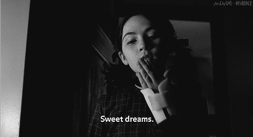 ☾