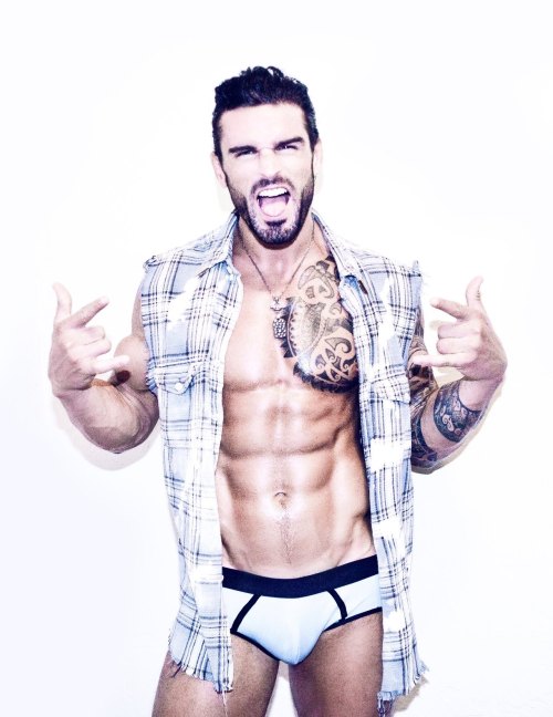 Stuart Reardon by Leonardo Corredor